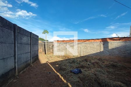 Casa à venda com 143m², 2 quartos e 4 vagas Casa à venda com 143m², 2 quartos e 4 vagasQuintal - Garagem