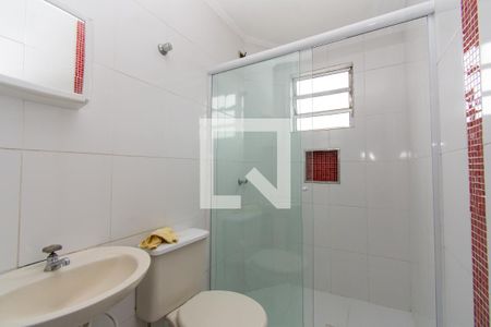 Banheiro de apartamento para alugar com 2 quartos, 56m² em Parque Continental I, Guarulhos