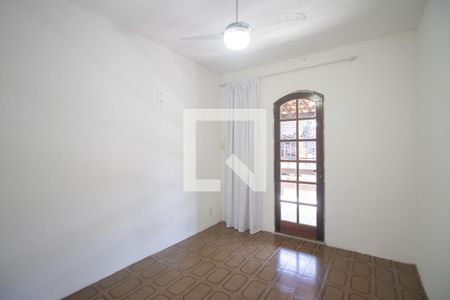 Quarto 1 de casa para alugar com 2 quartos, 130m² em Galo Branco, São Gonçalo