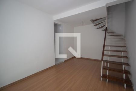 Sala de casa para alugar com 2 quartos, 130m² em Galo Branco, São Gonçalo