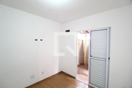 Quarto 2 de apartamento para alugar com 1 quarto, 55m² em Jardim Patricia, Uberlândia