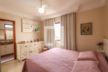 Apartamento à venda com 130m², 3 quartos e 2 vagas Apartamento à venda com 130m², 3 quartos e 2 vagasSuíte