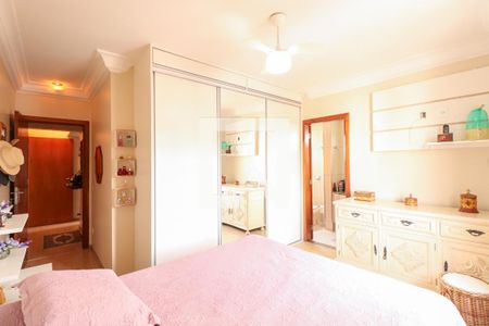 Apartamento à venda com 130m², 3 quartos e 2 vagas Apartamento à venda com 130m², 3 quartos e 2 vagasSuíte