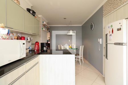 Apartamento à venda com 130m², 3 quartos e 2 vagas Apartamento à venda com 130m², 3 quartos e 2 vagasCozinha