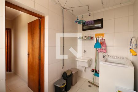 Apartamento à venda com 130m², 3 quartos e 2 vagas Apartamento à venda com 130m², 3 quartos e 2 vagasÁrea de Serviço