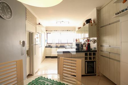 Apartamento à venda com 130m², 3 quartos e 2 vagas Apartamento à venda com 130m², 3 quartos e 2 vagasCozinha