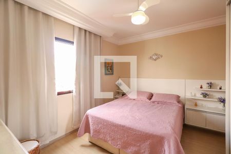 Apartamento à venda com 130m², 3 quartos e 2 vagas Apartamento à venda com 130m², 3 quartos e 2 vagasSuíte