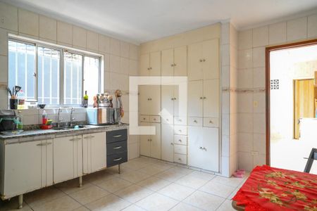 Casa à venda com 217m², 2 quartos e 2 vagas Casa à venda com 217m², 2 quartos e 2 vagasCozinha