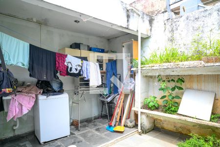 Casa à venda com 217m², 2 quartos e 2 vagas Casa à venda com 217m², 2 quartos e 2 vagasÁrea de Serviço 2