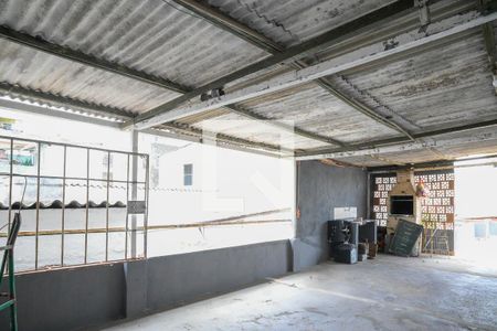 Casa à venda com 217m², 2 quartos e 2 vagas Casa à venda com 217m², 2 quartos e 2 vagasVaranda