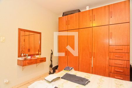 Quarto 2 de casa à venda com 4 quartos, 170m² em São Domingos, São Paulo