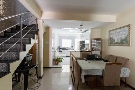 Sala de casa à venda com 3 quartos, 142m² em Ressaca, Contagem