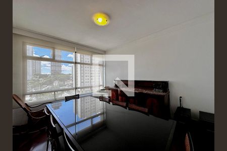 Sala de apartamento à venda com 4 quartos, 195m² em Chácara Santo Antônio, São Paulo