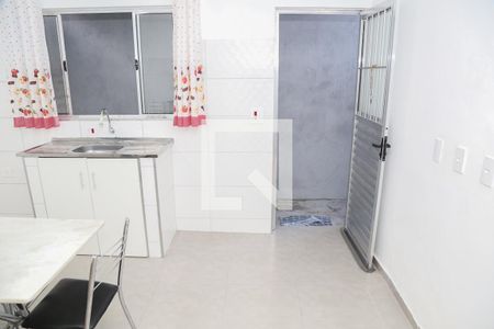 Sala / Cozinha de casa para alugar com 2 quartos, 60m² em Vila Florida, Guarulhos