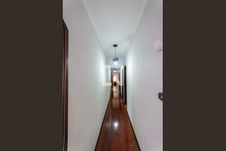 Corredor de casa para alugar com 5 quartos, 250m² em Vila Guedes, São Paulo