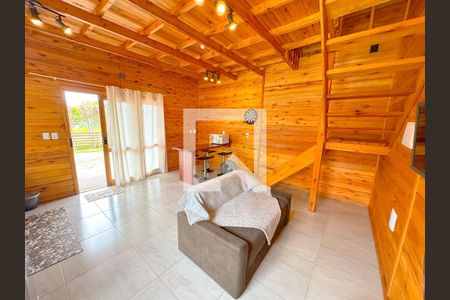 Sala de TV de casa para alugar com 1 quarto, 55m² em São João do Rio Vermelho, Florianópolis