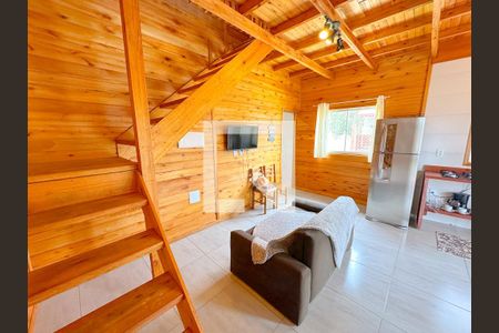 Sala de TV de casa para alugar com 1 quarto, 55m² em São João do Rio Vermelho, Florianópolis