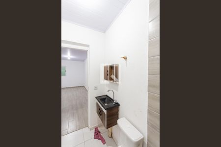 Banheiro de kitnet/studio para alugar com 1 quarto, 46m² em Vila Metalúrgica, Santo André