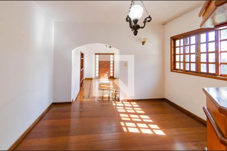 Sala de casa à venda com 4 quartos, 231m² em Calafate, Belo Horizonte