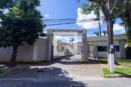 Casa de condomínio para alugar com 120m², 3 quartos e 2 vagas Casa de condomínio para alugar com 120m², 3 quartos e 2 vagasFachada e portaria