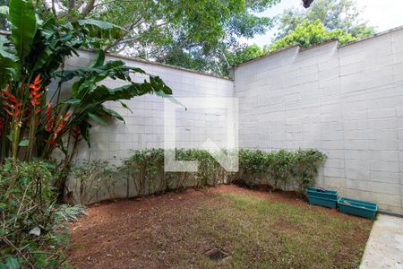 Casa de condomínio para alugar com 120m², 3 quartos e 2 vagas Casa de condomínio para alugar com 120m², 3 quartos e 2 vagasQuintal dos fundos