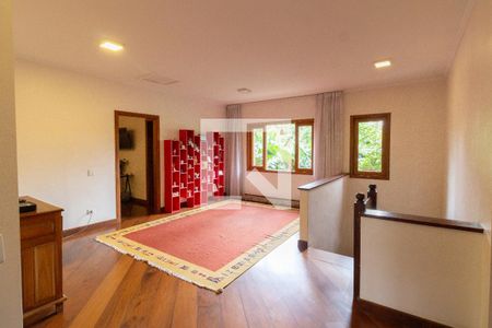 Casa à venda com 500m², 4 quartos e 4 vagas Casa à venda com 500m², 4 quartos e 4 vagasHall dos quartos