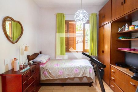 Casa à venda com 500m², 4 quartos e 4 vagas Casa à venda com 500m², 4 quartos e 4 vagasQuarto de Serviço