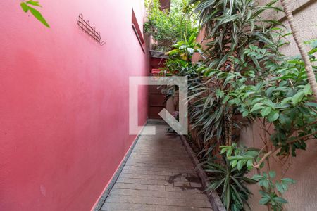 Casa à venda com 500m², 4 quartos e 4 vagas Casa à venda com 500m², 4 quartos e 4 vagasCorredor