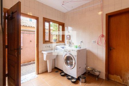 Casa à venda com 500m², 4 quartos e 4 vagas Casa à venda com 500m², 4 quartos e 4 vagasÁrea de Serviço