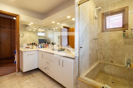 Casa à venda com 500m², 4 quartos e 4 vagas Casa à venda com 500m², 4 quartos e 4 vagasBanheiro da Suíte 4