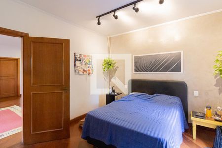 Casa à venda com 500m², 4 quartos e 4 vagas Casa à venda com 500m², 4 quartos e 4 vagasQuarto 3 - Suíte