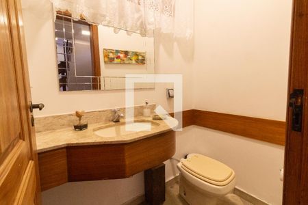 Casa à venda com 500m², 4 quartos e 4 vagas Casa à venda com 500m², 4 quartos e 4 vagasLavabo