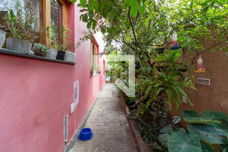 Casa à venda com 500m², 4 quartos e 4 vagas Casa à venda com 500m², 4 quartos e 4 vagasCorredor