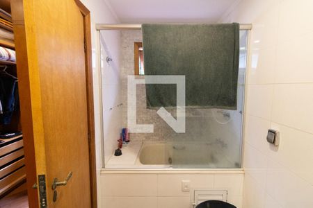 Casa à venda com 500m², 4 quartos e 4 vagas Casa à venda com 500m², 4 quartos e 4 vagasBanheiro da Suíte 1