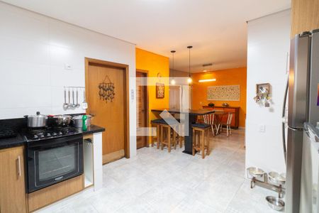 Casa à venda com 500m², 4 quartos e 4 vagas Casa à venda com 500m², 4 quartos e 4 vagasCozinha