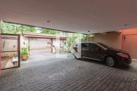 Casa à venda com 500m², 4 quartos e 4 vagas Casa à venda com 500m², 4 quartos e 4 vagasGaragem
