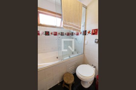 Casa à venda com 500m², 4 quartos e 4 vagas Casa à venda com 500m², 4 quartos e 4 vagasBanheiro da Suíte 2