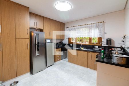 Casa à venda com 500m², 4 quartos e 4 vagas Casa à venda com 500m², 4 quartos e 4 vagasCozinha