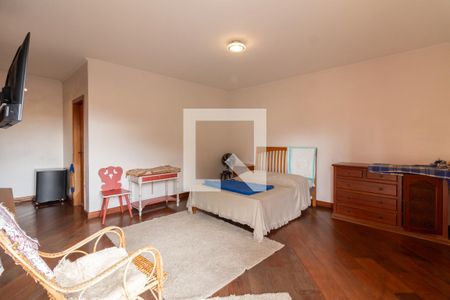 Casa à venda com 500m², 4 quartos e 4 vagas Casa à venda com 500m², 4 quartos e 4 vagasQuarto 4 - Suíte