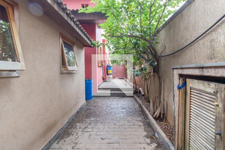 Casa à venda com 500m², 4 quartos e 4 vagas Casa à venda com 500m², 4 quartos e 4 vagasCorredor