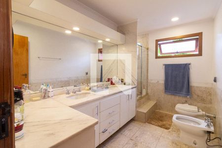 Casa à venda com 500m², 4 quartos e 4 vagas Casa à venda com 500m², 4 quartos e 4 vagasBanheiro da Suíte 4