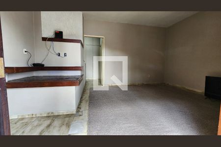 Sala de casa para alugar com 3 quartos, 115m² em Estuário, Santos