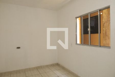 Quarto 1 de casa para alugar com 2 quartos, 120m² em Vila Carmosina, São Paulo