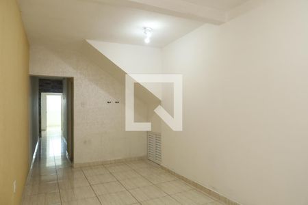 Sala de casa para alugar com 2 quartos, 120m² em Vila Carmosina, São Paulo