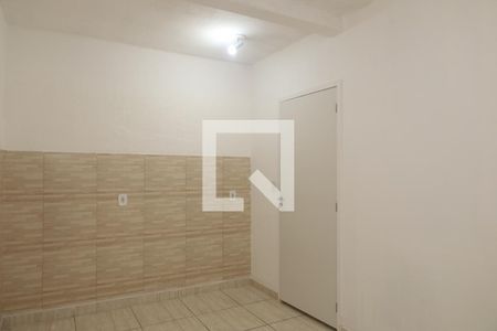 Quarto 1 de casa para alugar com 2 quartos, 120m² em Vila Carmosina, São Paulo