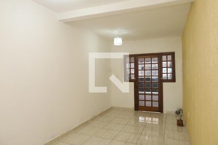 Sala de casa para alugar com 2 quartos, 120m² em Vila Carmosina, São Paulo