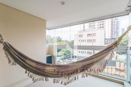 Sala de apartamento à venda com 2 quartos, 76m² em Empresarial 18 do Forte, Barueri