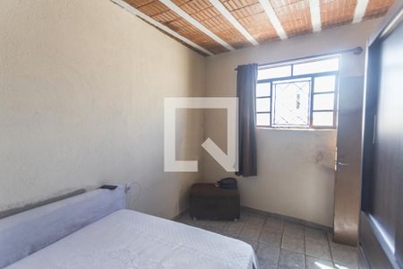 Quarto  de kitnet/studio para alugar com 1 quarto, 30m² em Cachoeirinha, Belo Horizonte