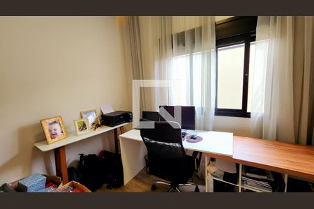 Casa à venda com 250m², 4 quartos e 4 vagas Casa à venda com 250m², 4 quartos e 4 vagasEscritório