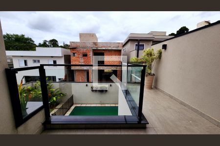 Casa à venda com 250m², 4 quartos e 4 vagas Casa à venda com 250m², 4 quartos e 4 vagasSacada